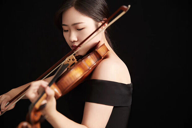 Violinist Shuwei Zuo