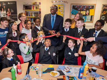 Sir Lenny launches IntoUniversity centre