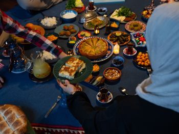 Family sharing Iftar together